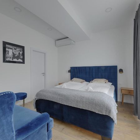 Shone Apartment Old Town 2 Bedroom Bratislava Exteriör bild