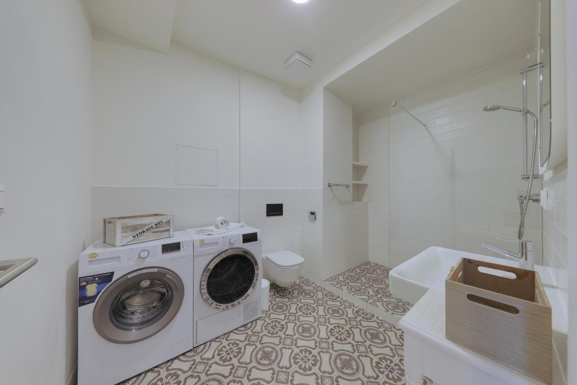 Shone Apartment Old Town 2 Bedroom Bratislava Exteriör bild