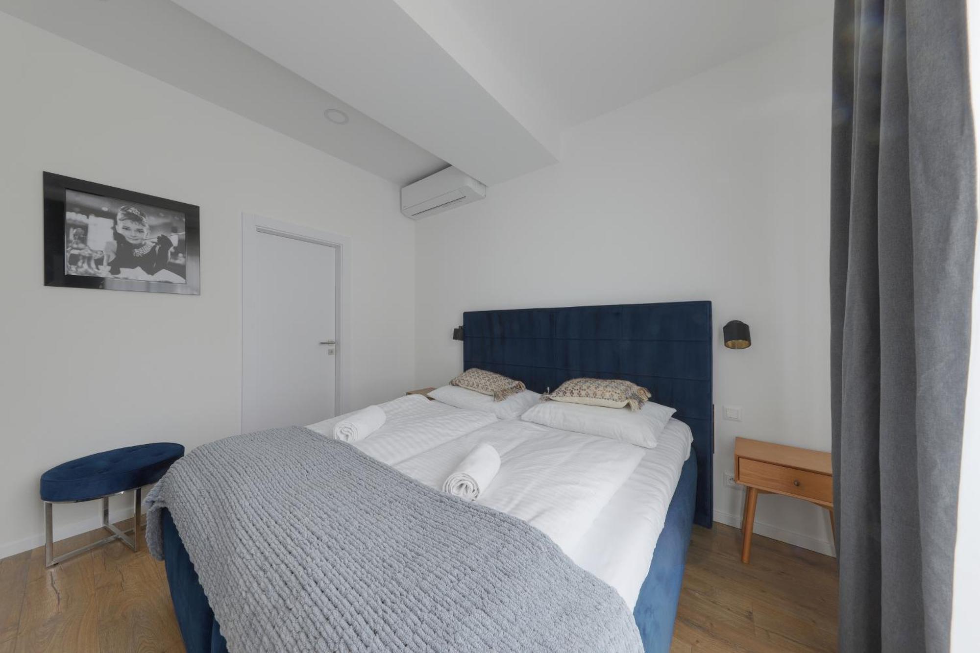 Shone Apartment Old Town 2 Bedroom Bratislava Exteriör bild