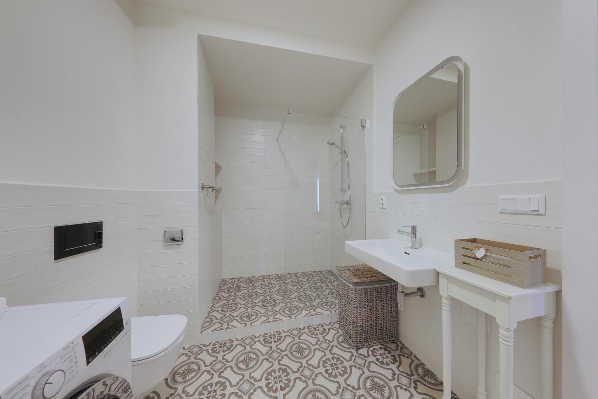 Shone Apartment Old Town 2 Bedroom Bratislava Exteriör bild