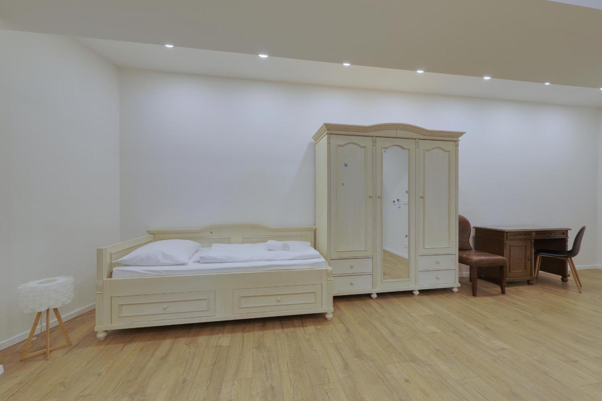 Shone Apartment Old Town 2 Bedroom Bratislava Exteriör bild