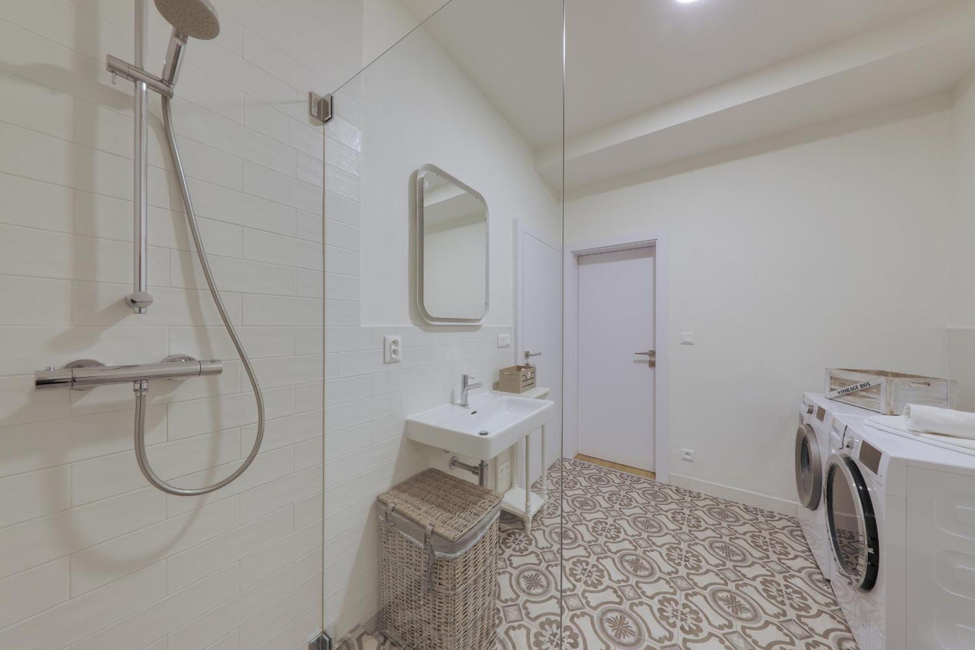 Shone Apartment Old Town 2 Bedroom Bratislava Exteriör bild