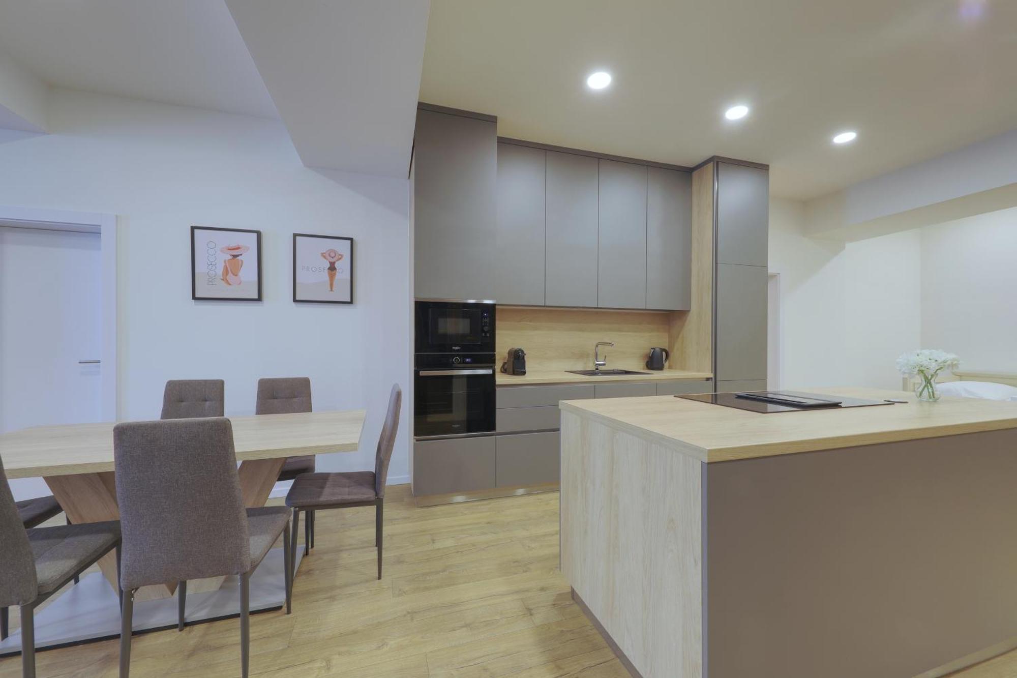 Shone Apartment Old Town 2 Bedroom Bratislava Exteriör bild