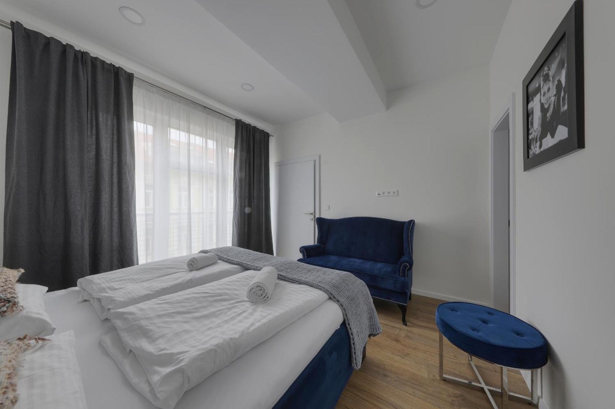 Shone Apartment Old Town 2 Bedroom Bratislava Exteriör bild