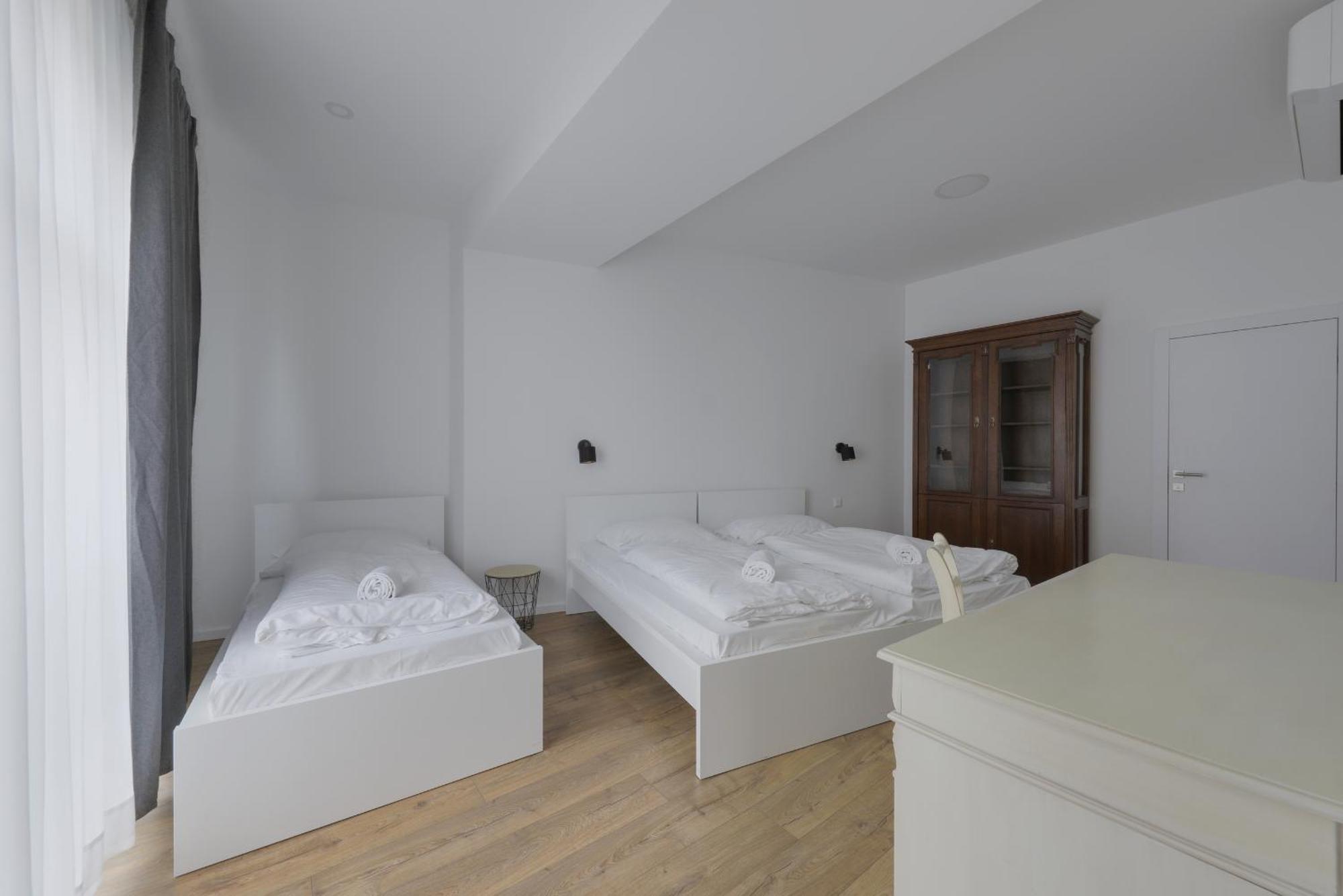 Shone Apartment Old Town 2 Bedroom Bratislava Exteriör bild